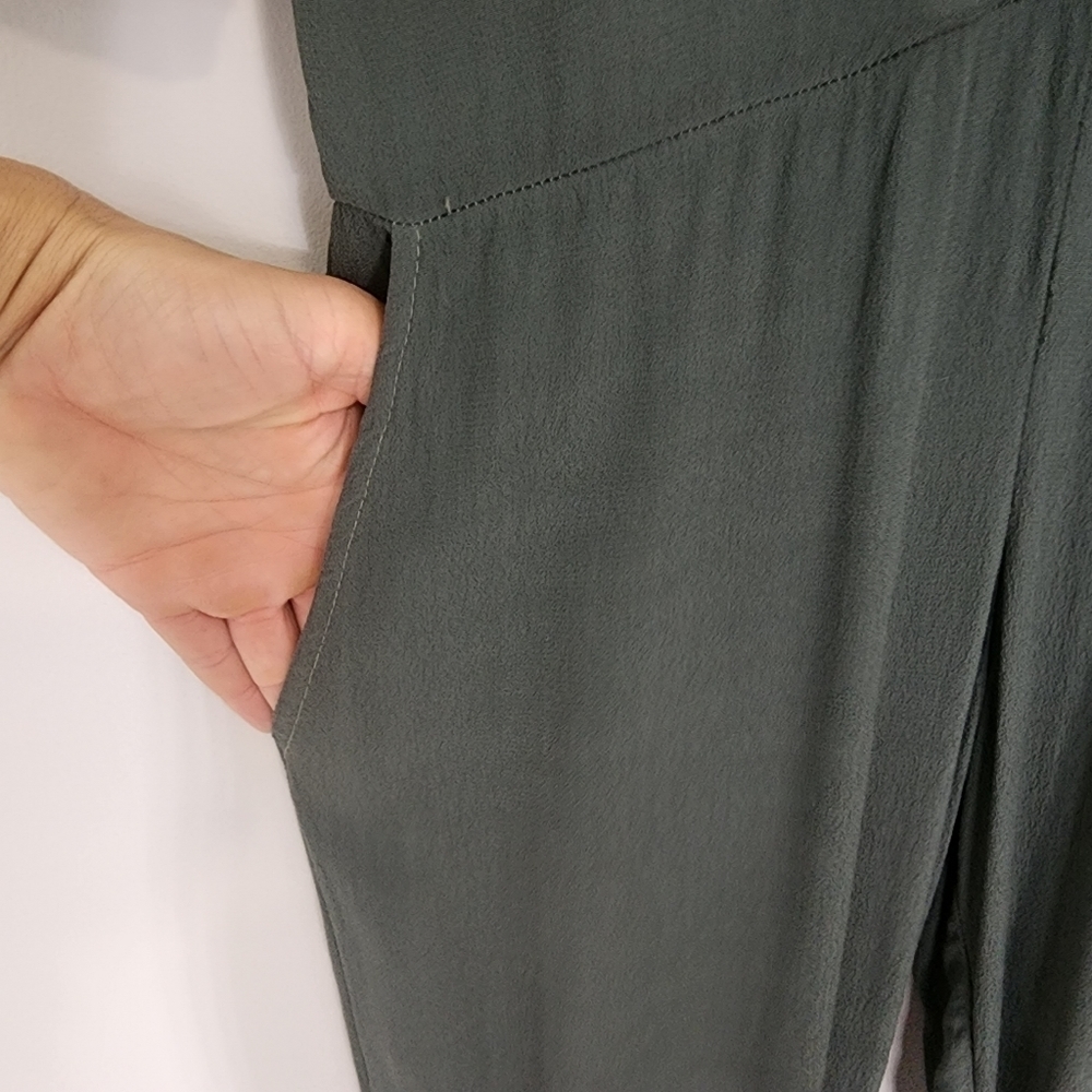 Monrow CREPE LONG SLEEVE JOGGER JUMPSUIT IN CAMO - Picture 8 of 15